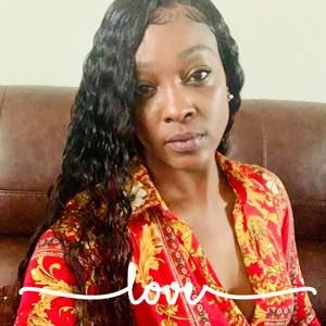 Meet your Posher, Alexia